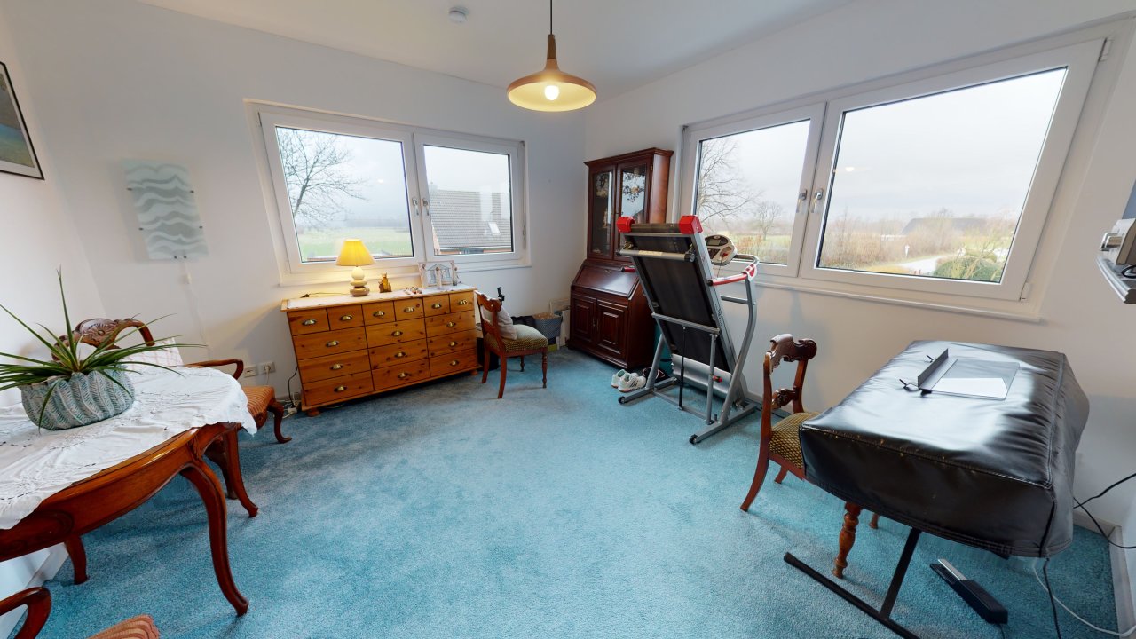 Modernes Einfamilienhaus in Kanalnähe