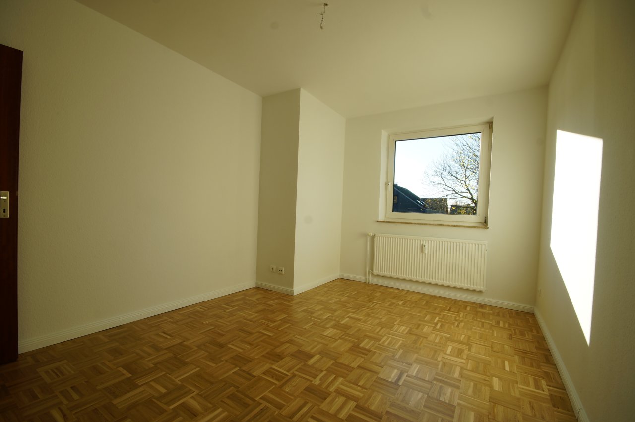 Erstbezug nach Renovierung: 4,5 Zimmer-Wohnung in Suchsdorf