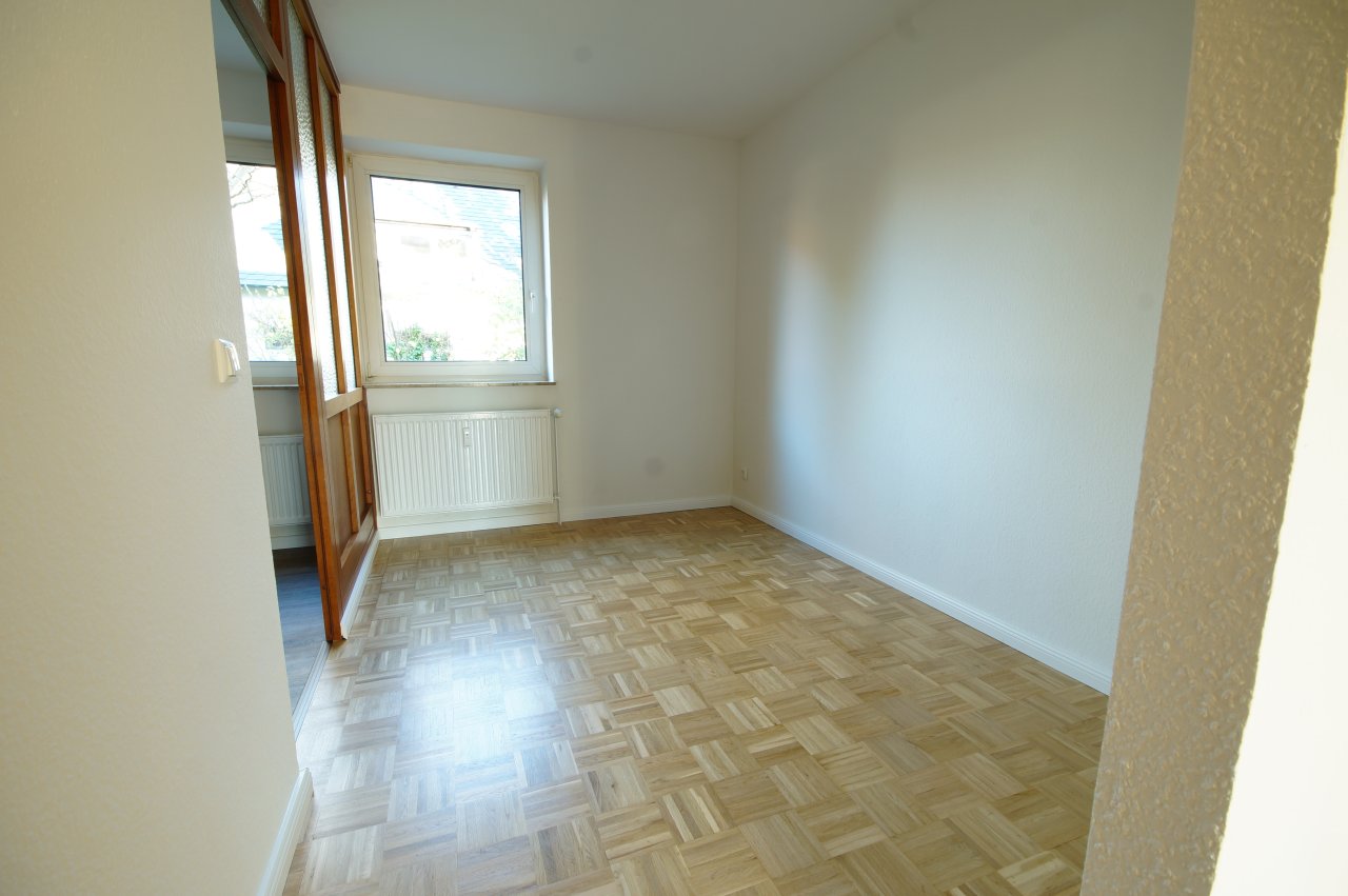 Erstbezug nach Renovierung: 4,5 Zimmer-Wohnung in Suchsdorf