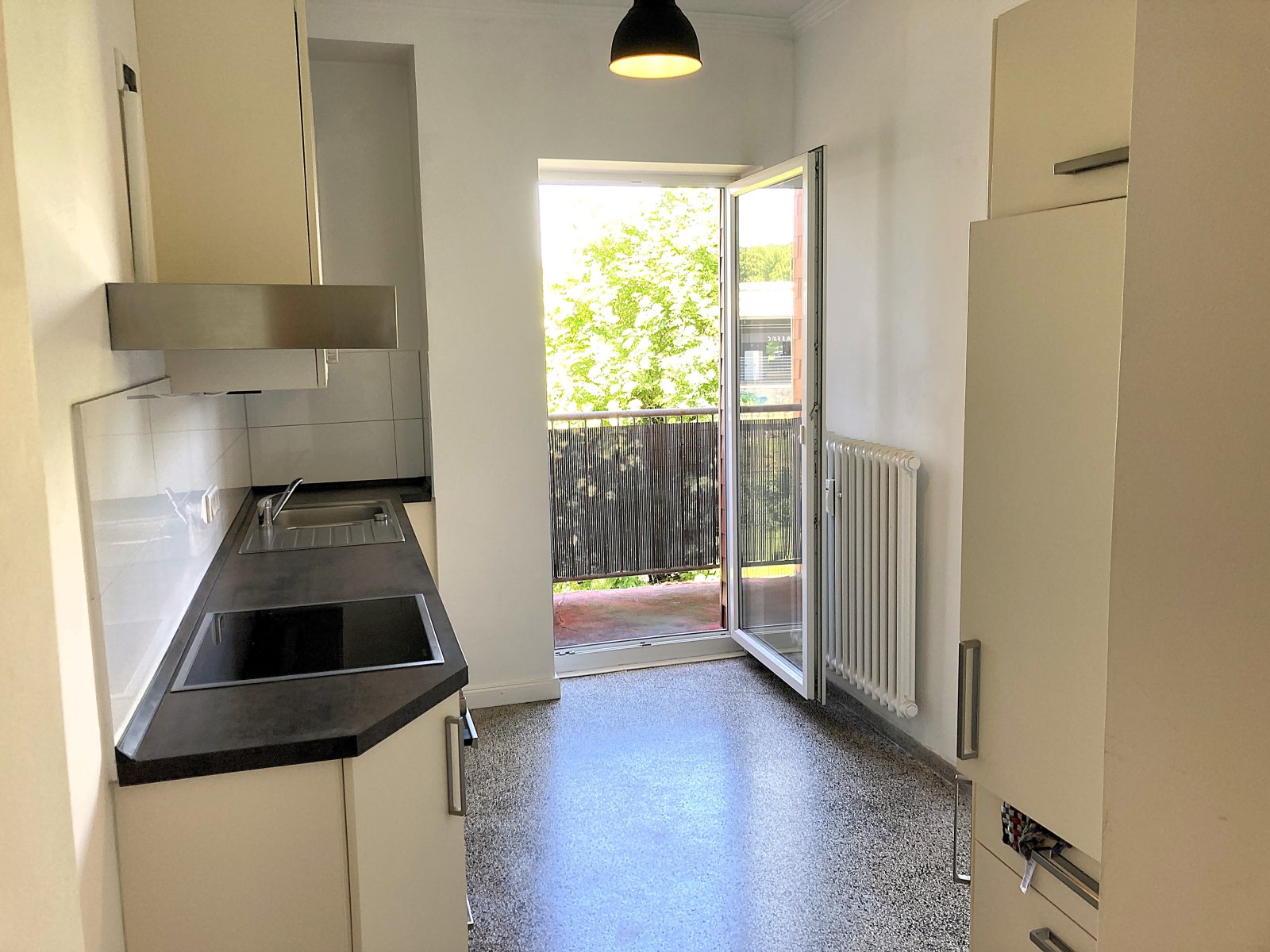 Helle sanierte 2-Zimmer Wohnung mit Balkon – Komfortables Wohnen in Kiel