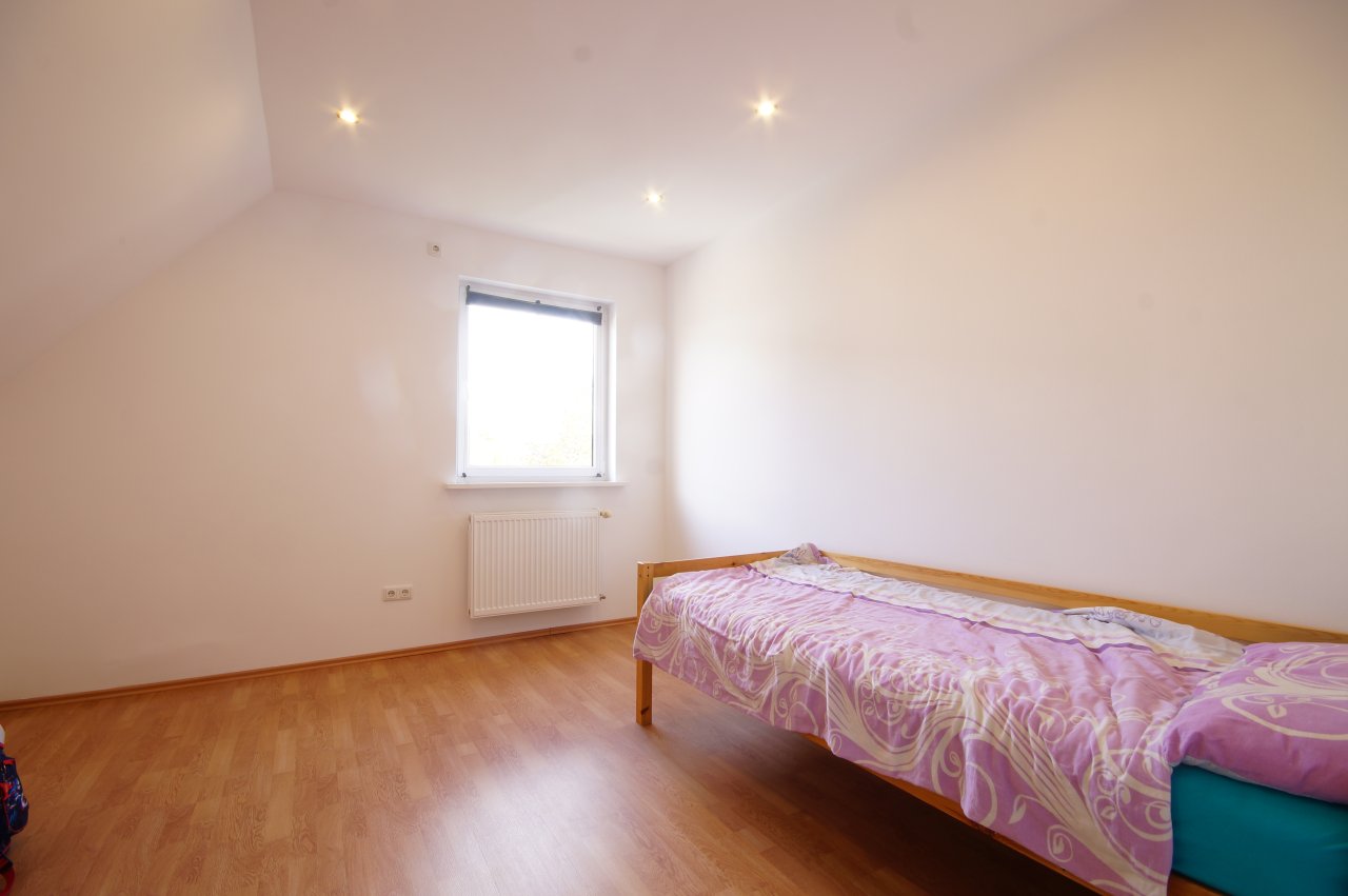 Zimmer 3 Dachgeschoss Zimmer 3 Dachgeschoss