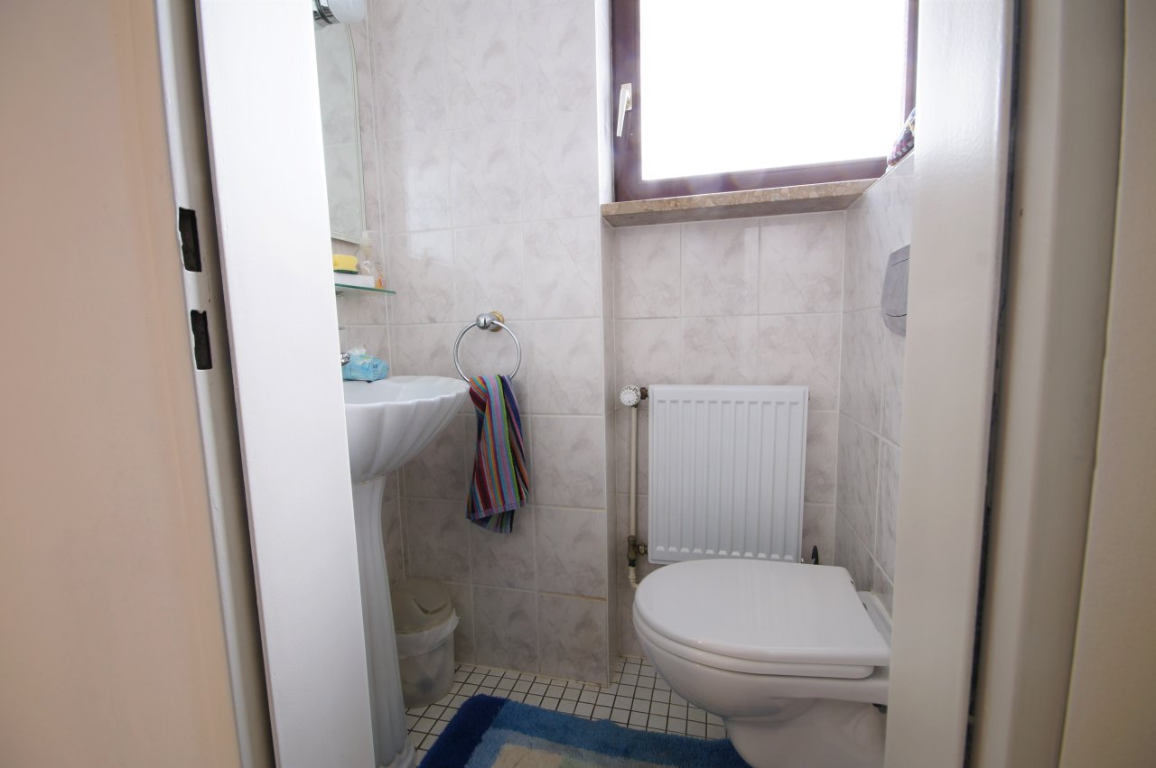 Gäste-WC Erdgeschoss Gäste-WC Erdgeschoss