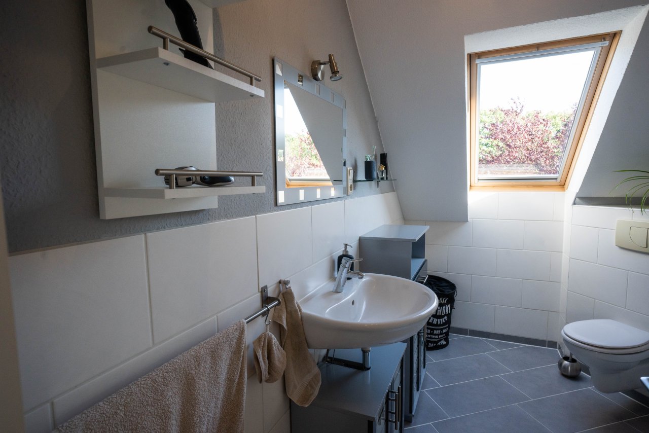 Dachgeschosswohnung Badezimmer Dachgeschosswohnung Badezimmer